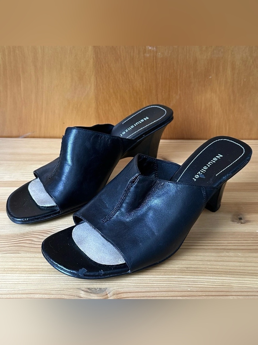 Naturalizer Latte Women’s Size 7.5 M Black Leather Block Heel Slip On Heels